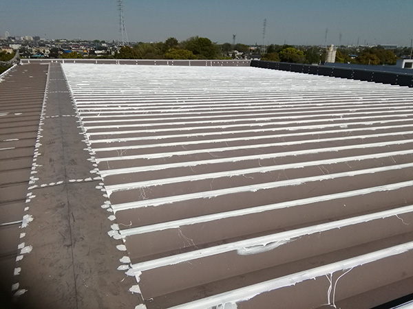 屋根の防水・遮熱塗料